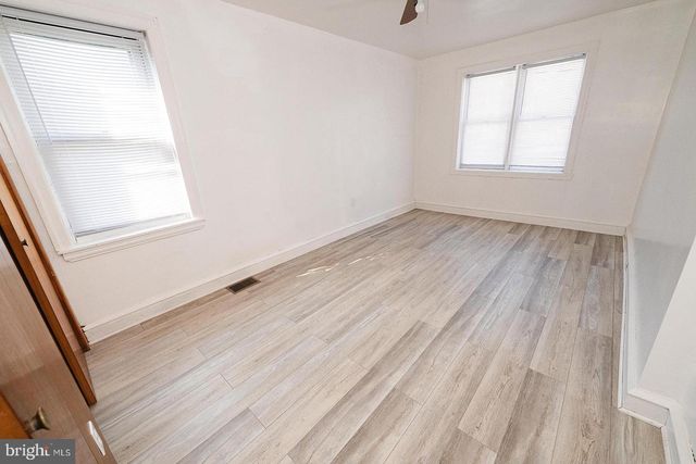 1833 E HAZZARD ST, Philadelphia, PA 19125