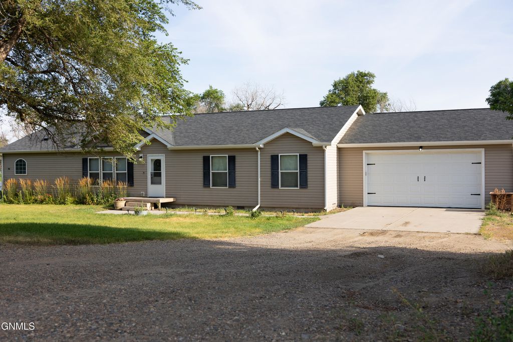 12547 32nd A Street NW, Watford City, ND 58854 photo 1