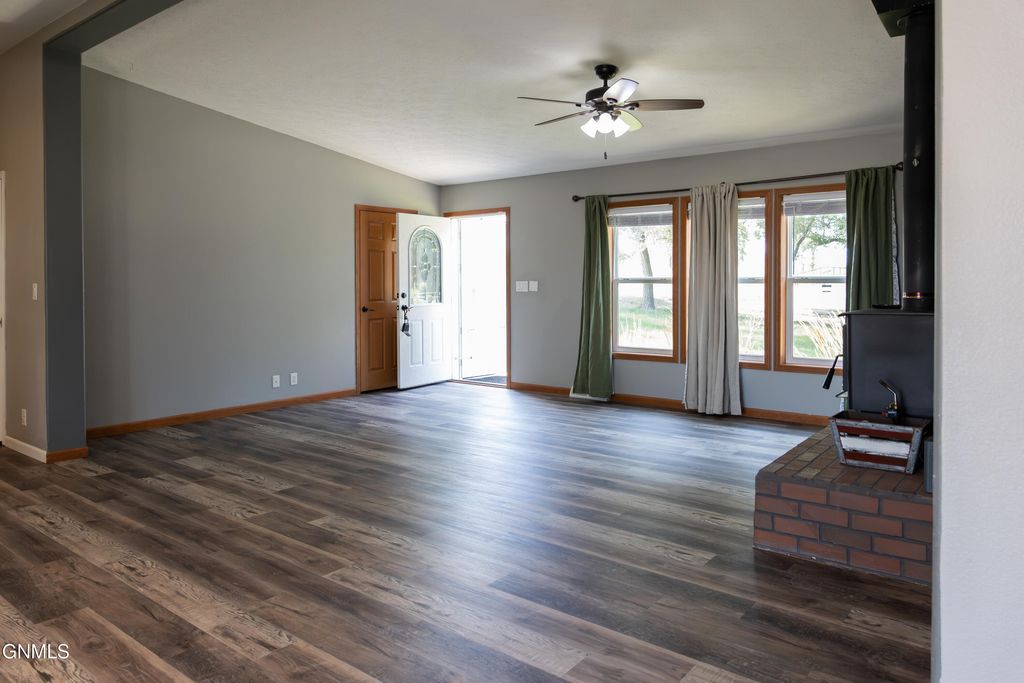 12547 32nd A Street NW, Watford City, ND 58854 photo 4