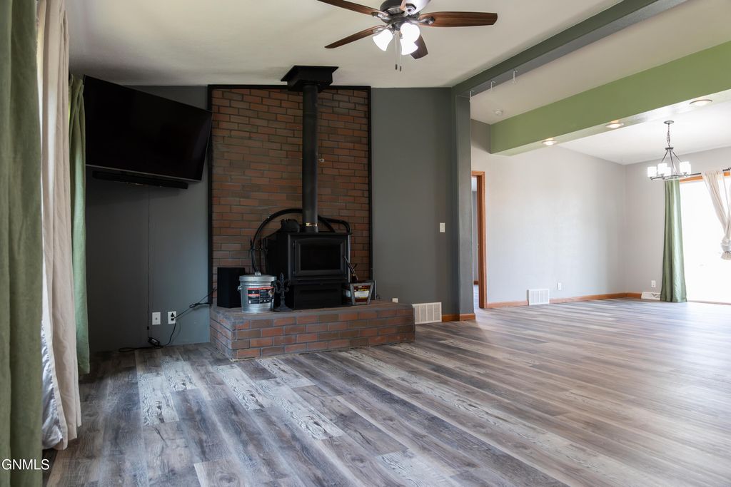 12547 32nd A Street NW, Watford City, ND 58854 photo 5