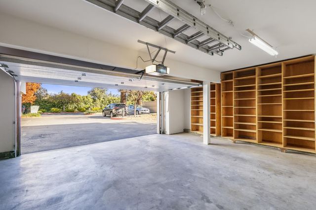 19713 Vineyard Lane, Saratoga, CA 95070