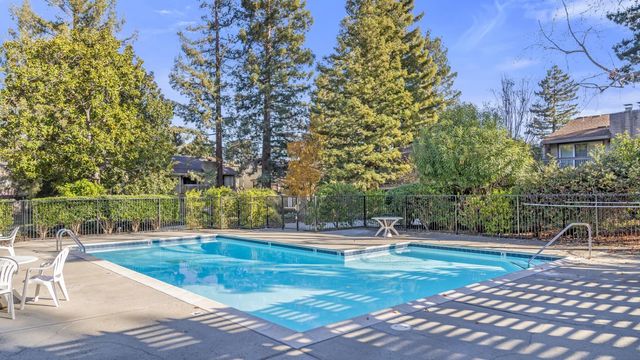 19713 Vineyard Lane, Saratoga, CA 95070