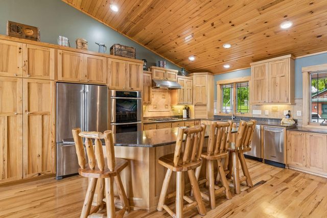 32940 Nueman Trail, Lindstrom, MN 55045