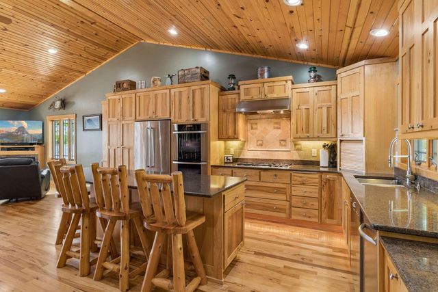 32940 Nueman Trail, Lindstrom, MN 55045