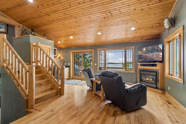 32940 Nueman Trail, Lindstrom, MN 55045