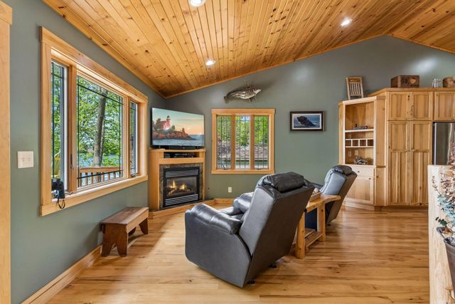 32940 Nueman Trail, Lindstrom, MN 55045