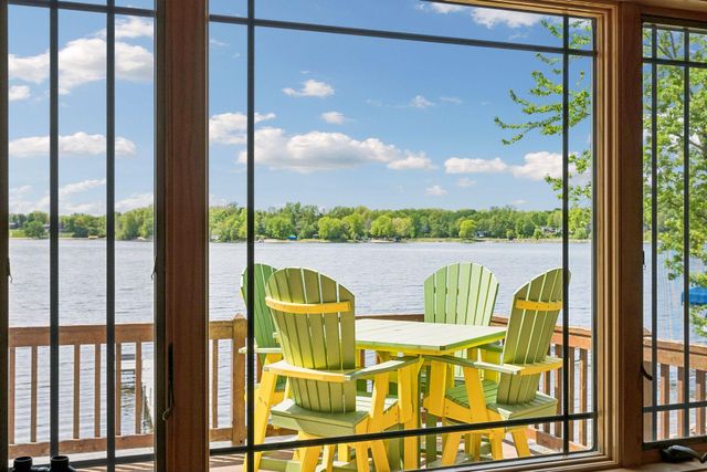 32940 Nueman Trail, Lindstrom, MN 55045