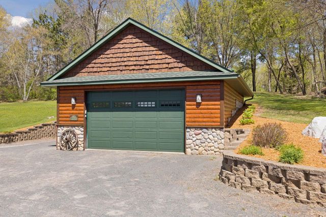 32940 Nueman Trail, Lindstrom, MN 55045
