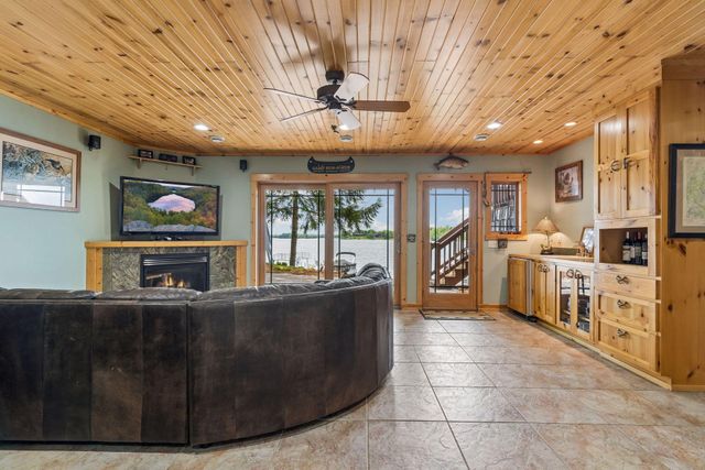 32940 Nueman Trail, Lindstrom, MN 55045