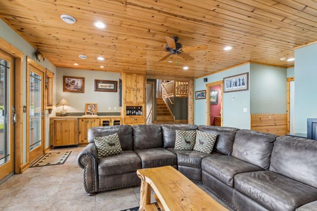 32940 Nueman Trail, Lindstrom, MN 55045