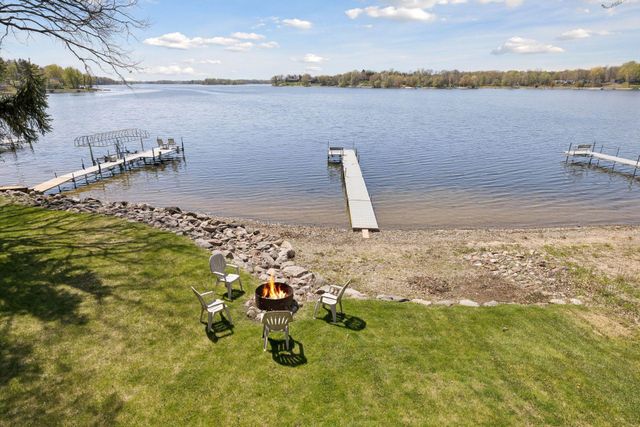 32940 Nueman Trail, Lindstrom, MN 55045