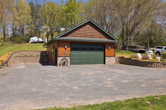 32940 Nueman Trail, Lindstrom, MN 55045