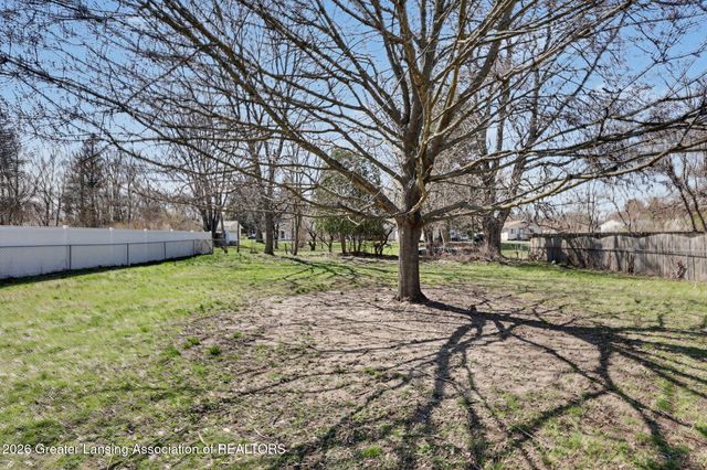 2145 Park Lane, Holt, MI 48842