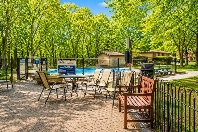 1 Renaissance Place 720, Palatine, IL 60067