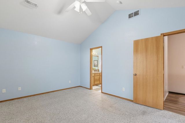 1218 Willowbrook Ln, Towanda, KS 67144