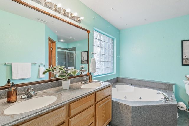 1218 Willowbrook Ln, Towanda, KS 67144