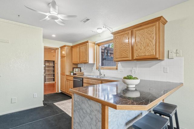 1218 Willowbrook Ln, Towanda, KS 67144