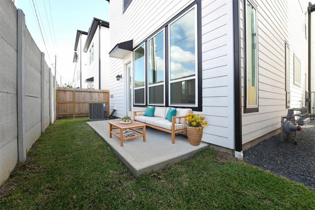 2706 Grand Fountains Drive G, Houston, TX 77054