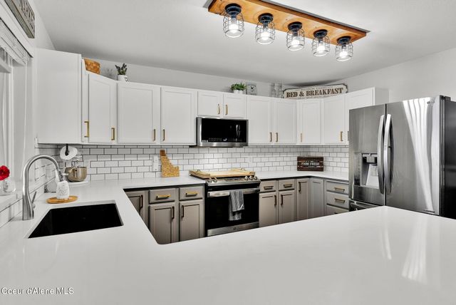 6533 N Kite Ln, Coeur D'alene, ID 83815