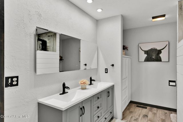 6533 N Kite Ln, Coeur D'alene, ID 83815