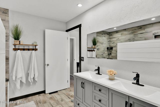 6533 N Kite Ln, Coeur D'alene, ID 83815