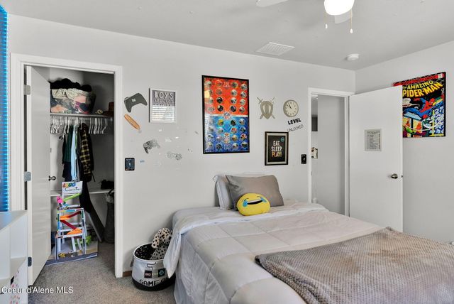 6533 N Kite Ln, Coeur D'alene, ID 83815