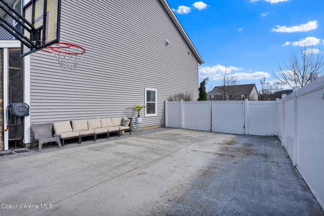 6533 N Kite Ln, Coeur D'alene, ID 83815