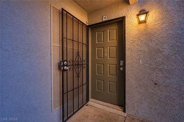 2961 Country Manor Lane 14, Las Vegas, NV 89115