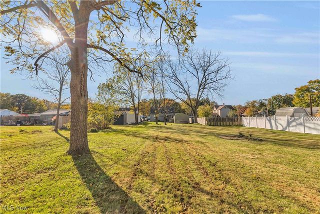 114 Oakdale Avenue, Hubbard, OH 44425