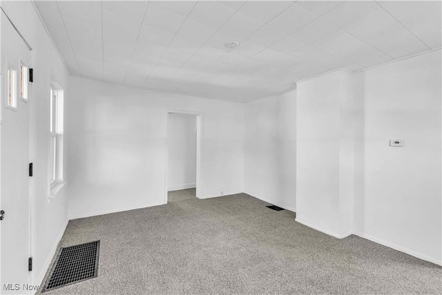 114 Oakdale Avenue, Hubbard, OH 44425