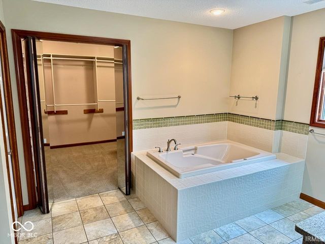 3901 W Allen Court, Muncie, IN 47304