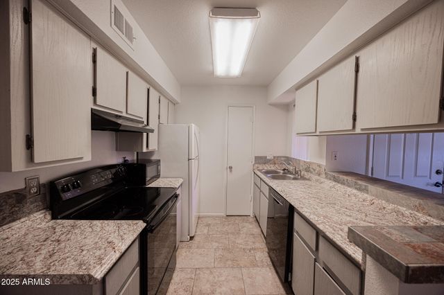 2625 E INDIAN SCHOOL Road 232, Phoenix, AZ 85016