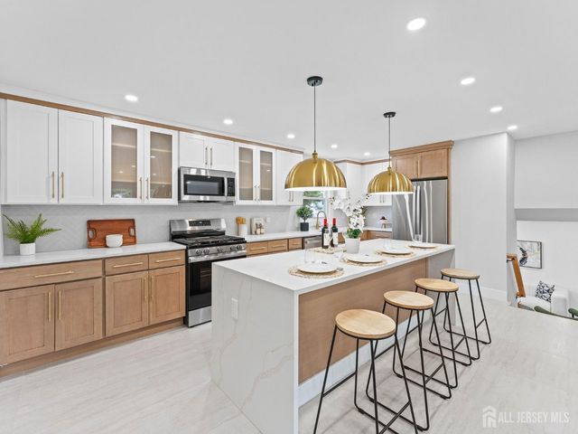 44 Charlotte Street, Carteret, NJ 07008
