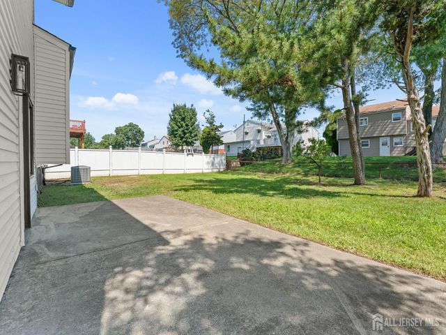 44 Charlotte Street, Carteret, NJ 07008