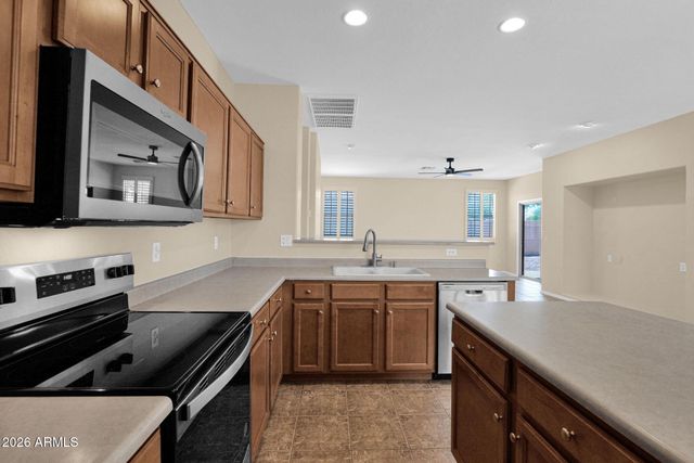 21067 E DESERT HILLS Circle, Queen Creek, AZ 85142