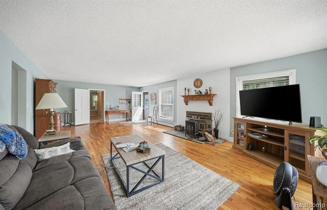 6790 Weyer Road, Imlay City, MI 48444