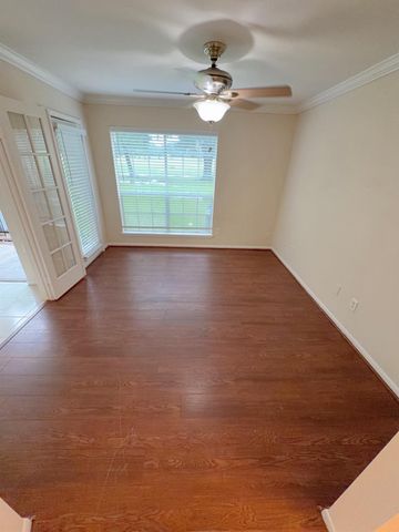 6666 Harbor Town Drive B106, Houston, TX 77036