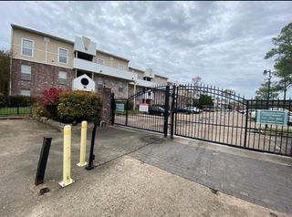 6666 Harbor Town Drive B106, Houston, TX 77036