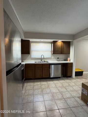 396 REGENCY WOOD Drive 17, Jacksonville, FL 32225
