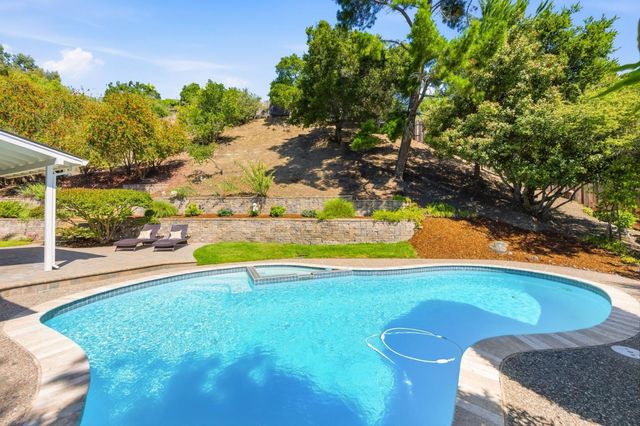 2404 Melendy Drive, San Carlos, CA 94070