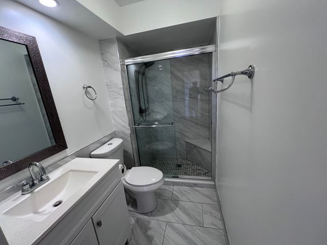 10125 CHERRY Parkway 203, Skokie, IL 60076