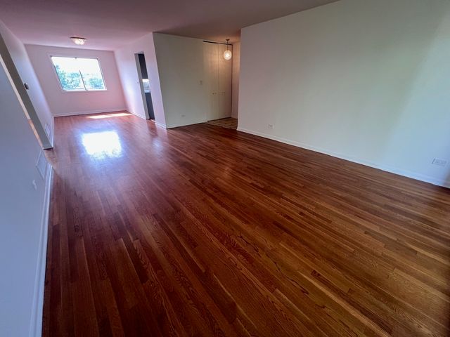 10125 CHERRY Parkway 203, Skokie, IL 60076