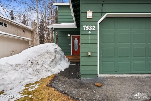 7532 Eastbrook Circle, Anchorage, AK 99504