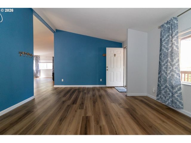 324 JONATHAN Ln, Florence, OR 97439