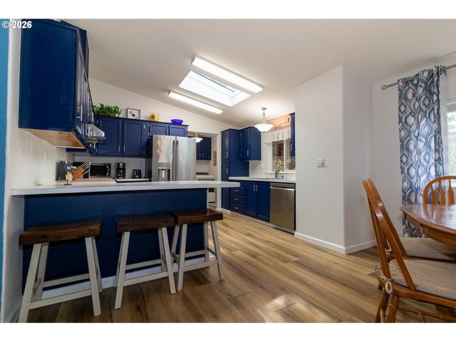 324 JONATHAN Ln, Florence, OR 97439