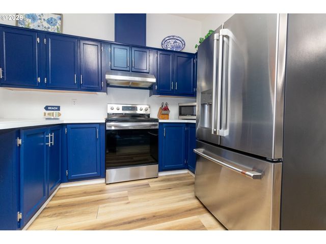 324 JONATHAN Ln, Florence, OR 97439