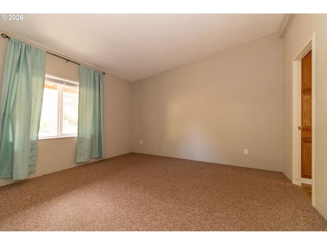 324 JONATHAN Ln, Florence, OR 97439