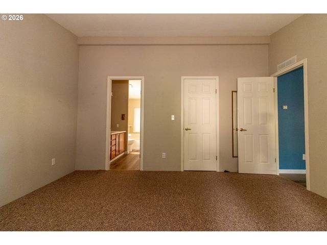 324 JONATHAN Ln, Florence, OR 97439