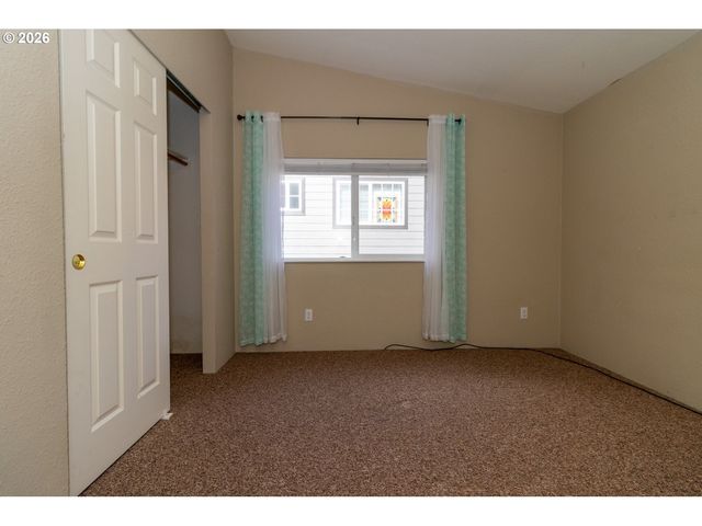 324 JONATHAN Ln, Florence, OR 97439