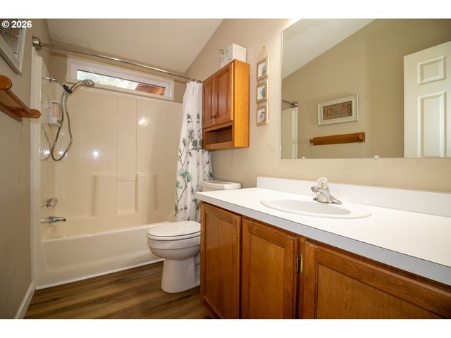 324 JONATHAN Ln, Florence, OR 97439